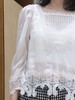 TYNVIE 褶裥过肩蕾丝饰边衬衫 - 白色 商品缩略图6