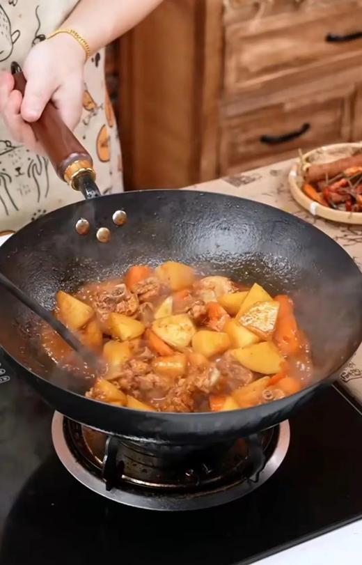 velosan大肚炒锅（配锅盖），锤纹32cm大铁锅，无涂层，物理不粘，德国工艺，耐磨耐锈（预售3天发货）【G】 商品图0