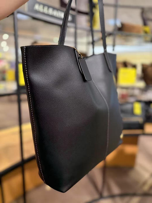 🎗️周年庆💫特价¥2450❗️COACH正价店全皮大tote竖版～黑色 商品图2