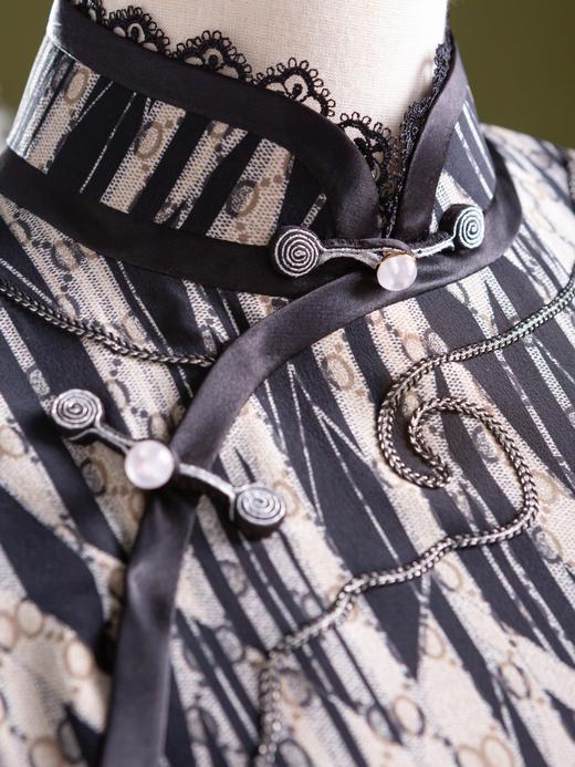 荷言HEYEN 昼眠 桑蚕丝几何老花复古旗袍高级定制 商品图3