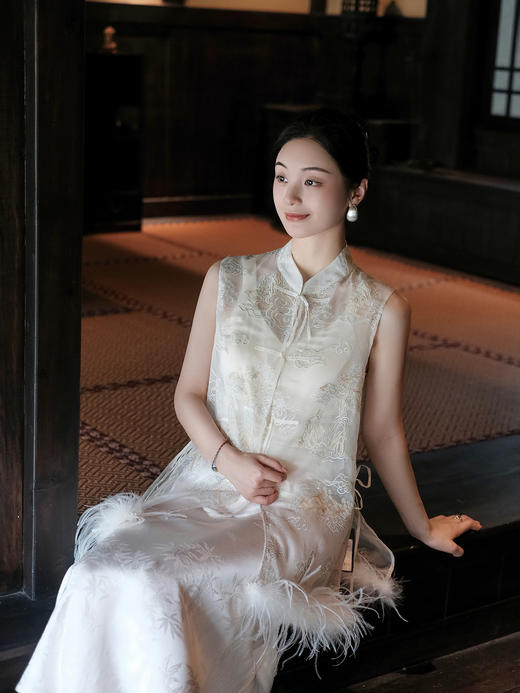 盛唐牡丹| 九重天纹真丝绡鸵鸟毛马甲 商品图5