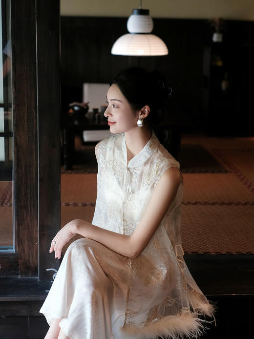 盛唐牡丹| 九重天纹真丝绡鸵鸟毛马甲 商品图6