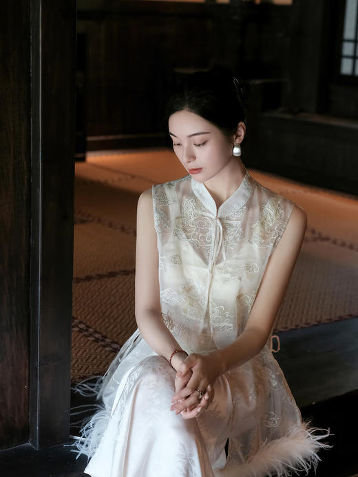 盛唐牡丹| 九重天纹真丝绡鸵鸟毛马甲 商品图4