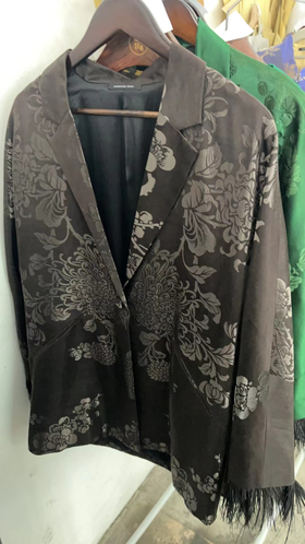 盛唐牡丹| 民国真丝老面料配鸵鸟毛西装外套-黑色