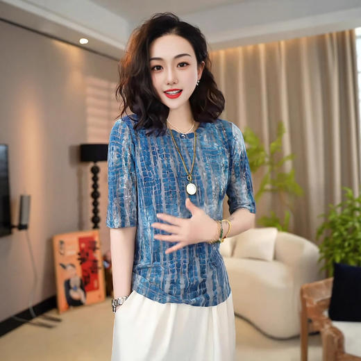 雀说网纱扎染印花圆领中袖T恤女新款洋气时尚弹力显瘦别致上衣AL4141 商品图3