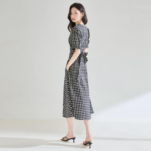 雀说法式轻奢黑白格纹V领绑带收腰显瘦棉质A字中长连衣裙AL25318 商品图4