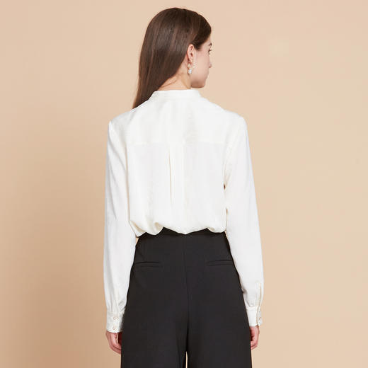 EITIE爱特爱气质复古压褶法式优雅直筒立领衬衫上衣秋季新款C2513808 商品图4