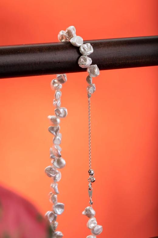 一周内发货【定制加长50厘米珍珠项链+5厘米延长链 搭配925银配件，耳钉长约11mm】小花瓣异形巴洛克珍珠项链，淡水高级感，不规则轻奢脖颈链 商品图12