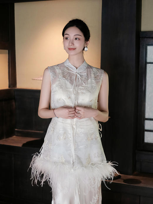 盛唐牡丹| 九重天纹真丝绡鸵鸟毛马甲 商品图0