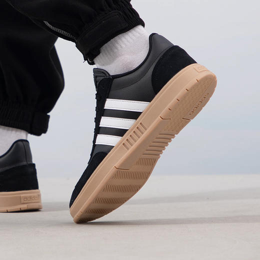 阿迪达斯 GRADAS低帮板鞋男女同款 商品图2