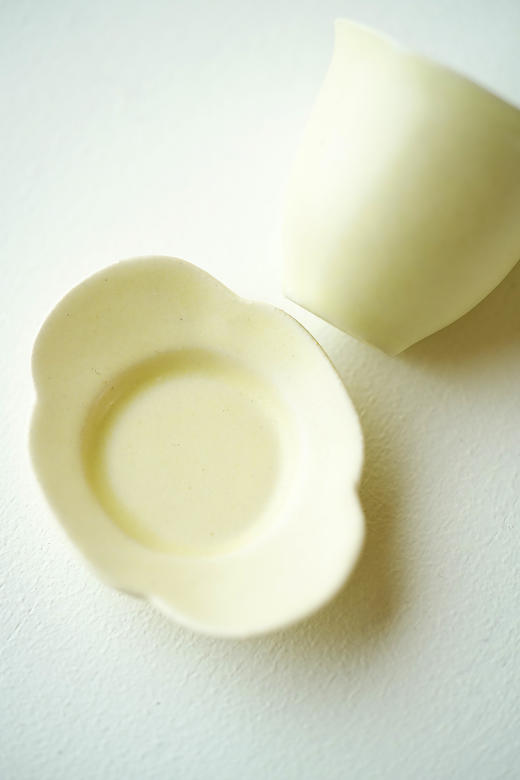 安藤雅信67黄磁细茶杯外刈安釉+长四瓣茶托（套组） 商品图1