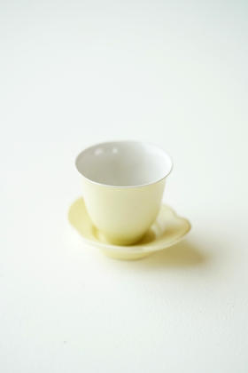 安藤雅信67黄磁细茶杯外刈安釉+长四瓣茶托（套组）