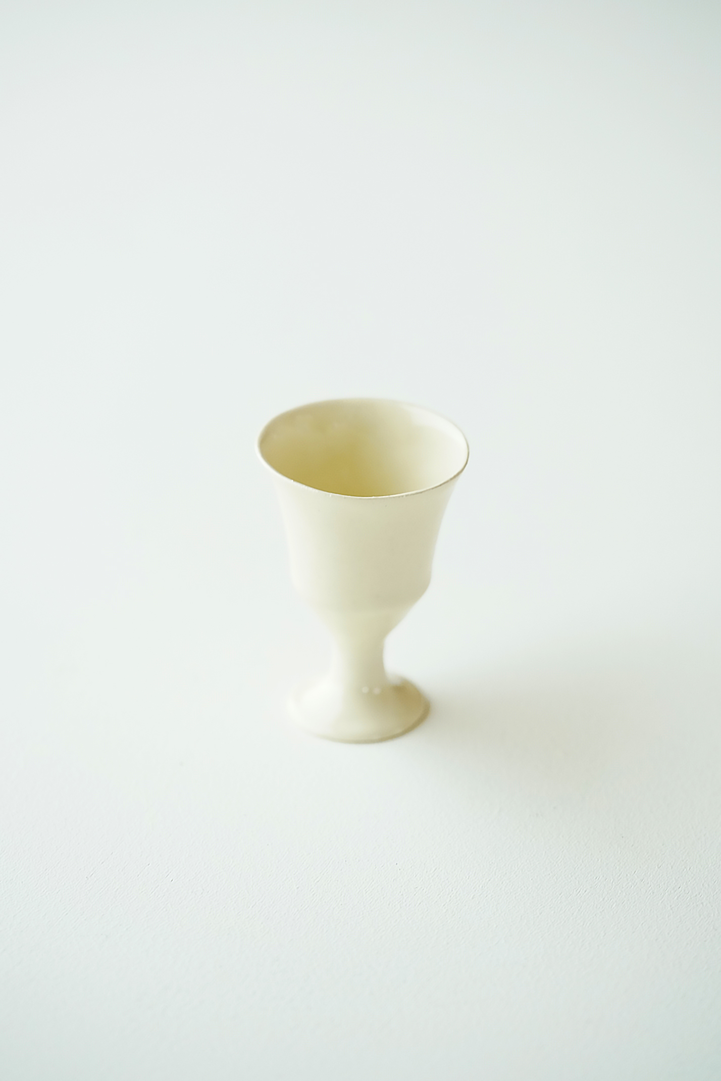 安藤雅信85高台付腰面取黄磁色