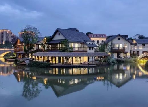 【南充亲子避暑胜地·凤仪湾玩水狂欢进行时】仅499元享禅驿凤仪院子舒适住宿+可爱岛畅玩水上项目+沉浸式禅文化体验…特惠一价全包！ 商品图0