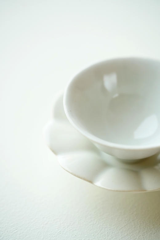 安藤雅信71青白亮釉细反茶杯+青白釉十瓣瓣茶托（套组） 商品图1