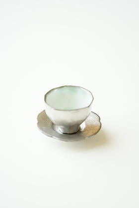 安藤雅信79外黑银彩反型面取茶杯+黑银彩雪形茶托（套组）