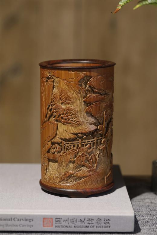 春夜宴桃李园°竹雕笔筒 商品图2