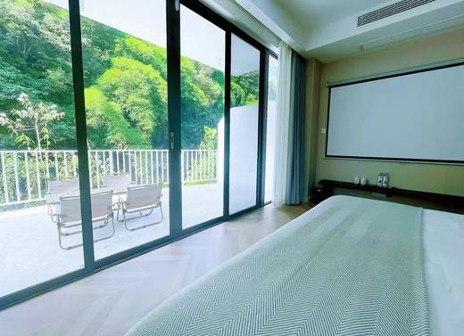 【青城山竹海溯溪·遇涧民宿】仅368起住私汤民宿，享溪营养早餐、竹筏玩水、溪流野钓、河边烧烤等，25°避暑纳凉！宠物友好！ 商品图1