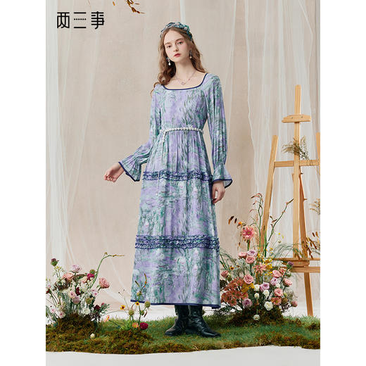 两三事 烟青花影 2025秋季新款复古木耳边拼接印花连衣裙 商品图0
