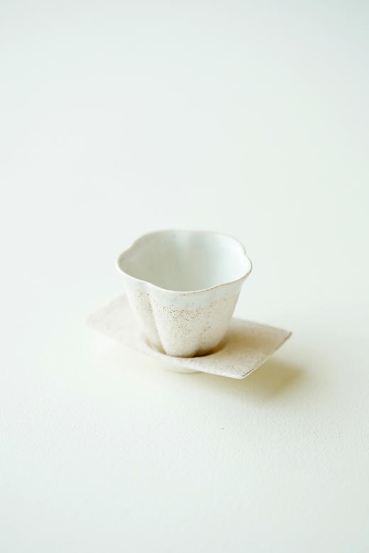 安藤雅信86泥釉六瓣茶杯+泥釉长角茶托（套组） 商品图0