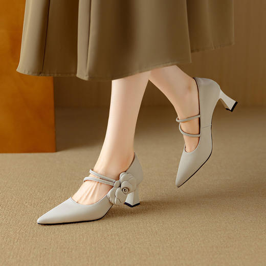 【预售5天】绝美山茶花羊皮单鞋，浅口尖头高跟鞋女优雅百搭舒适皮鞋DB&M6511 商品图2