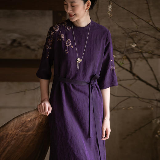 牧衣游原创 刺绣龟裂纹香云纱连衣裙紫色复古新中式长裙 楮知白 商品图0