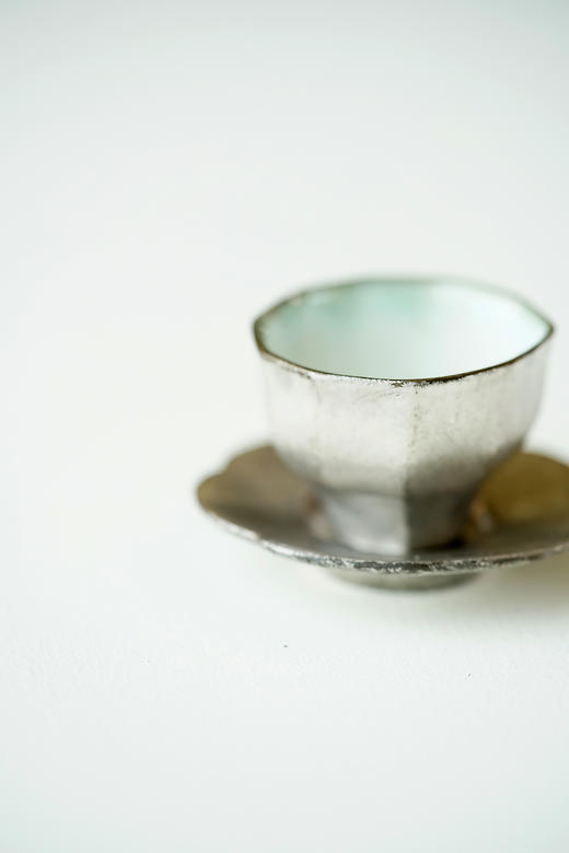 安藤雅信79外黑银彩反型面取茶杯+黑银彩雪形茶托（套组） 商品图2