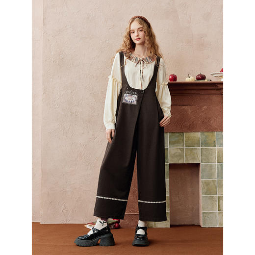 两三事 栗子蛋糕 2025秋季新款文艺风印花压褶领绑带灯笼袖衬衫女 商品图4