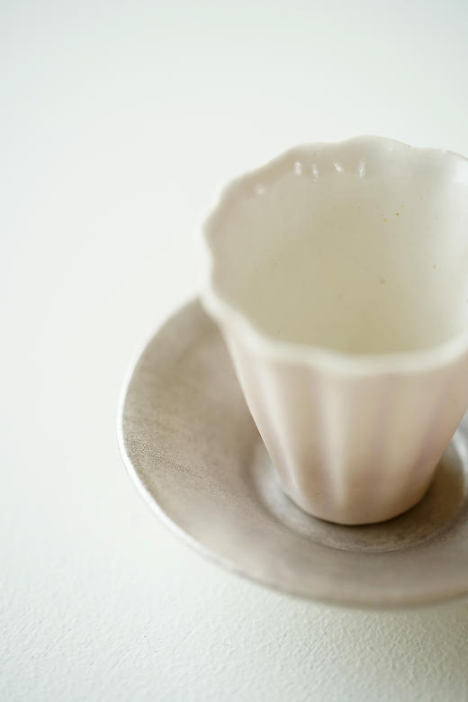 安藤雅信75外薄樱釉细反轮花茶杯｜白银彩反丸茶托 商品图2