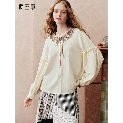 两三事 栗子蛋糕 2025秋季新款文艺风印花压褶领绑带灯笼袖衬衫女 商品图0