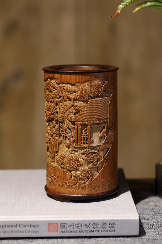 春夜宴桃李园°竹雕笔筒 商品图1