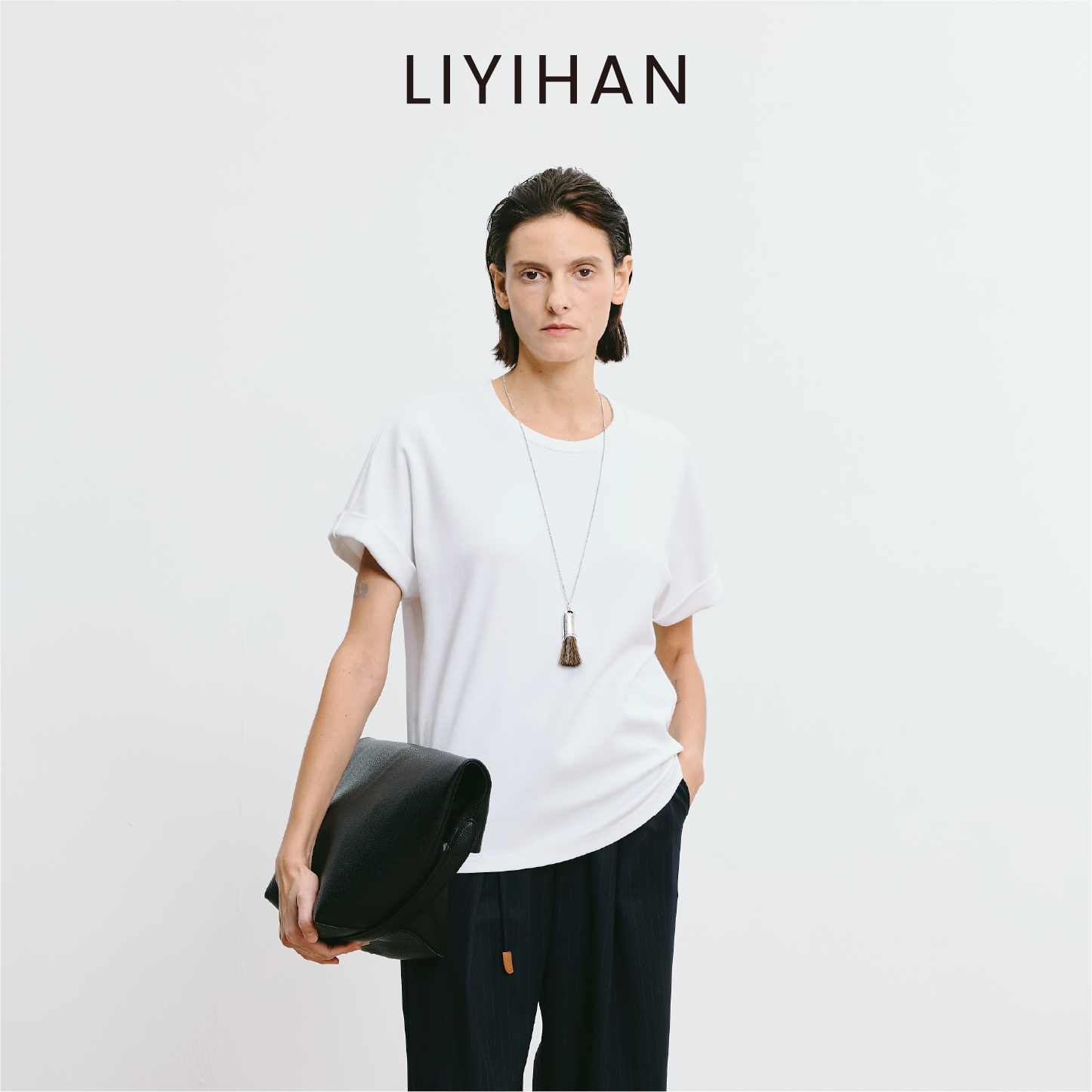 LIYIHAN李亦寒 2025秋新款白色棉质T恤女设计感落肩短袖通勤上衣