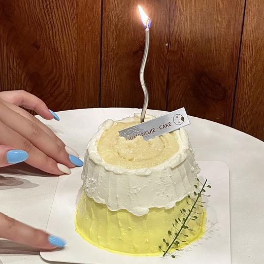 【榴莲火山】榴莲戚风蛋糕 商品图0