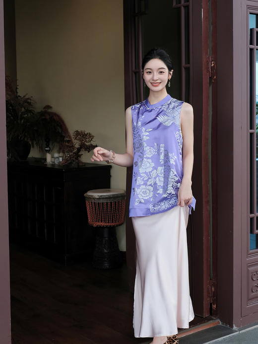 盛唐婧| 新中式老缎无袖立领斜襟上衣-紫色 商品图2