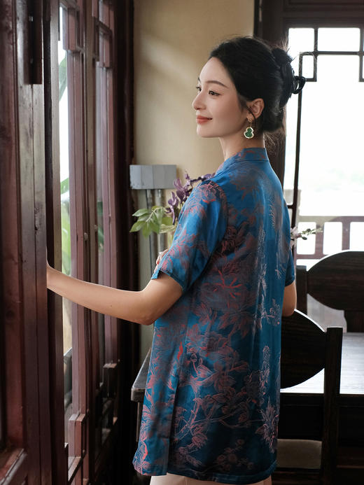 盛唐婧| 新中式老缎立领斜襟中长款上衣 商品图4