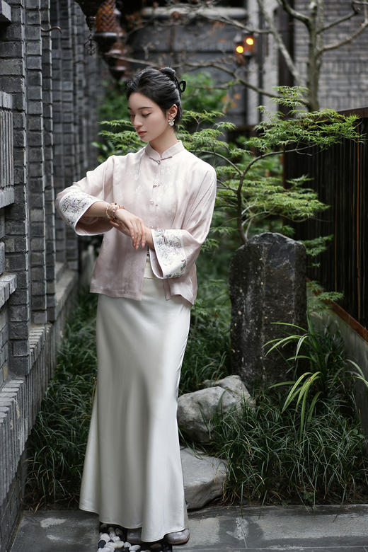 盛唐牡丹盛奢系列| 婴戏纹手绣真丝外套 商品图2