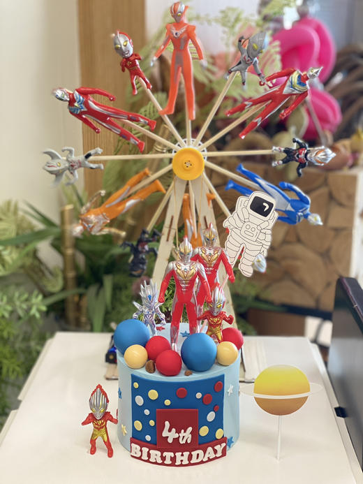 奥特曼摩天轮蛋糕，奥特曼随机搭配，提前3天以上预订 商品图0