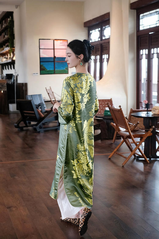 下架|盛唐婧| 新中式老缎斜襟圆领高开叉连衣裙 商品图4