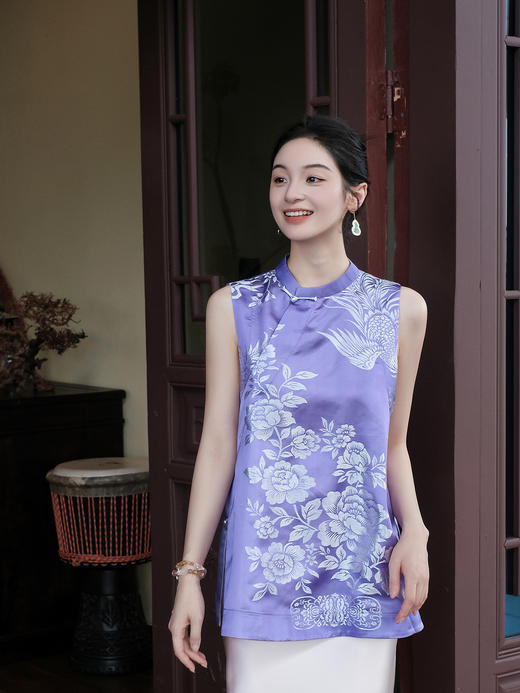 盛唐婧| 新中式老缎无袖立领斜襟上衣-紫色 商品图0