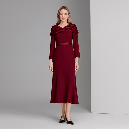 EITIE爱特爱缎面撞料设计钉珠装饰优雅礼服裙8377006 商品图1