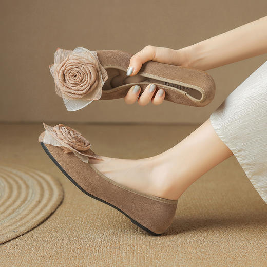 品质好货|Safiya/索菲娅2025内增高软底轻便花朵浅口单鞋SFD2111731 商品图2