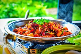 柴火地锅鸡  【杉木湖星空露营地】