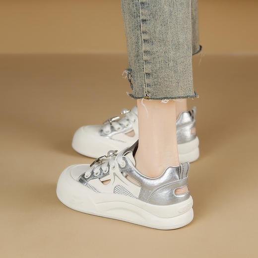 品质好货|Safiya/索菲娅2025夏季镂空透气运动休闲百搭厚底板鞋SFD2112702 商品图3