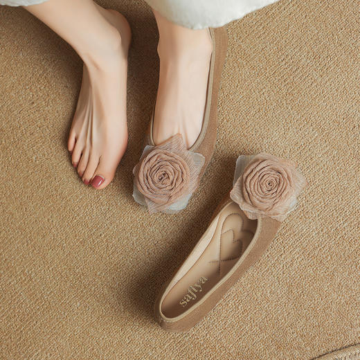 品质好货|Safiya/索菲娅2025内增高软底轻便花朵浅口单鞋SFD2111731 商品图0