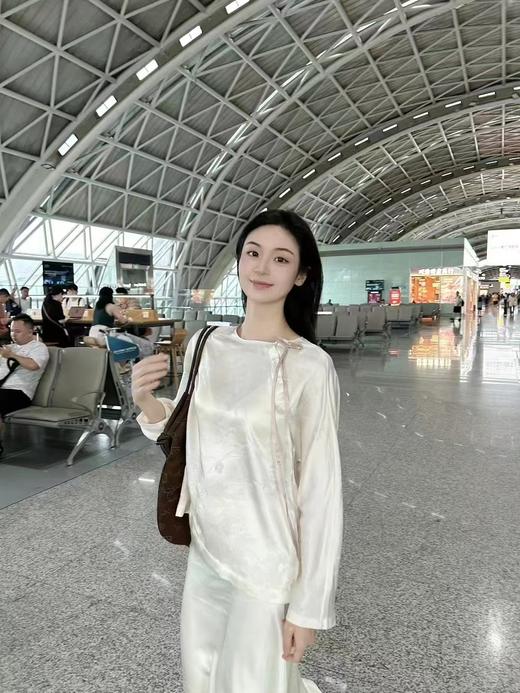 盛唐牡丹| 梅花纹真丝提花上衣 商品图0