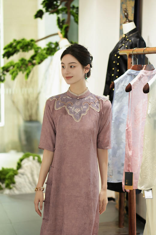 盛唐牡丹|香云纱手绣如意领古法旗袍裙-粉色 商品图5