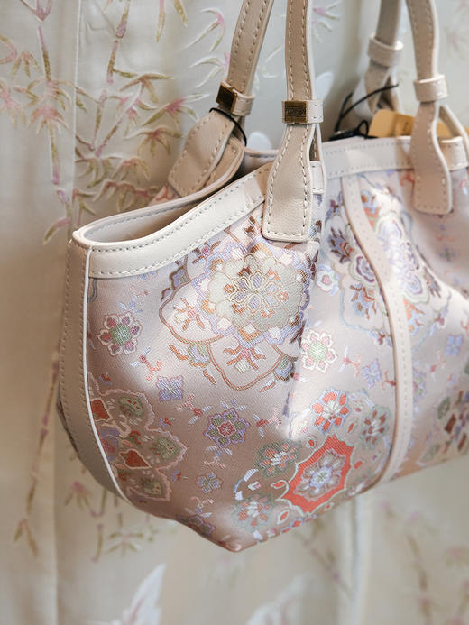 盛唐婧| 见澜手提包-米白[特价品] 商品图1