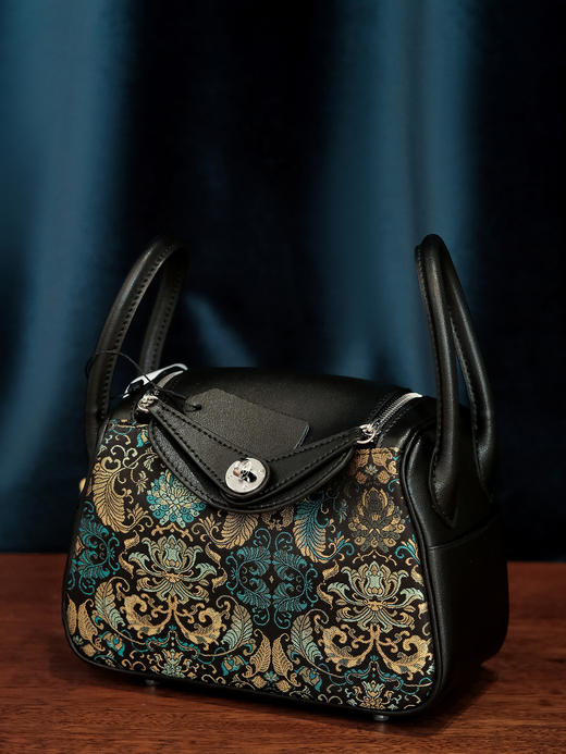 盛唐婧| 步摇手提包-黑色[特价品] 商品图0