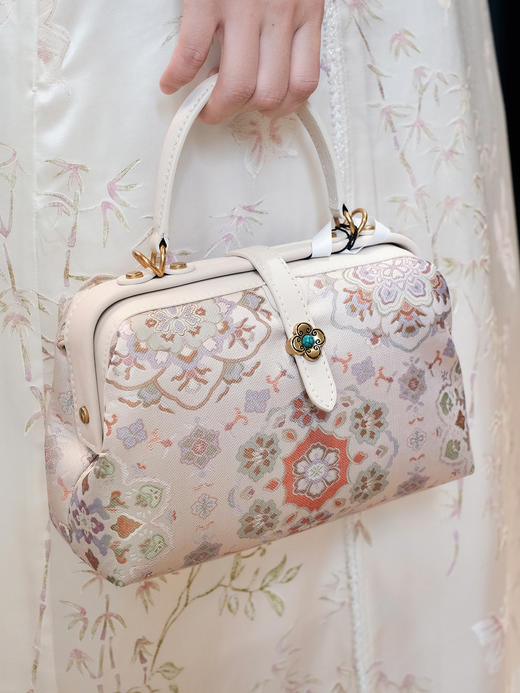 盛唐婧| 千寻手提包-米白[特价品] 商品图1