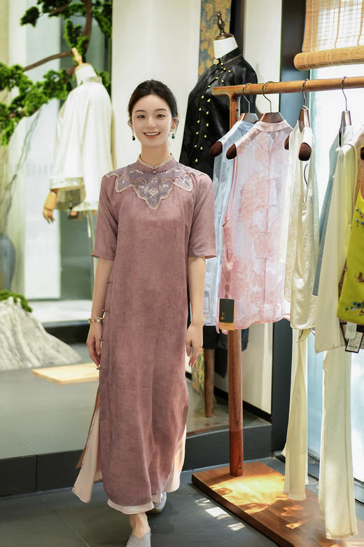盛唐牡丹|香云纱手绣如意领古法旗袍裙-粉色 商品图1